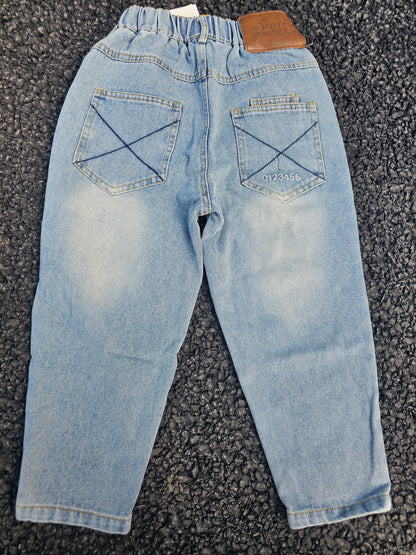 Trendy Kids Light Wash Denim Jeans – Comfy & Cool Everyday Style