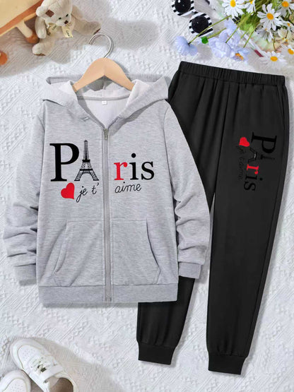 Fall in love with comfort and style in this adorable Paris-Inspired Hoodie & Sweatpants Set! 💕