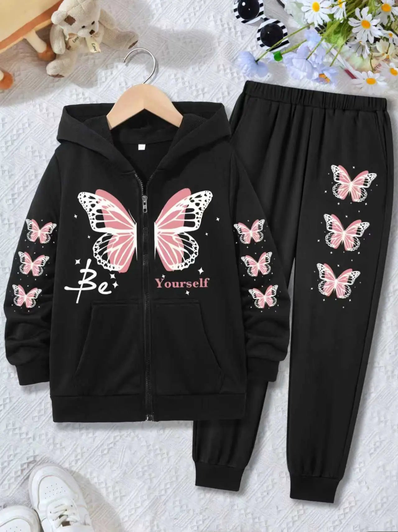 Let her style take flight with this adorable Butterfly “Be Yourself” 2-Piece Outfit Set 🦋✨